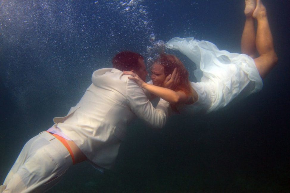 underwater-wedding-photos-9