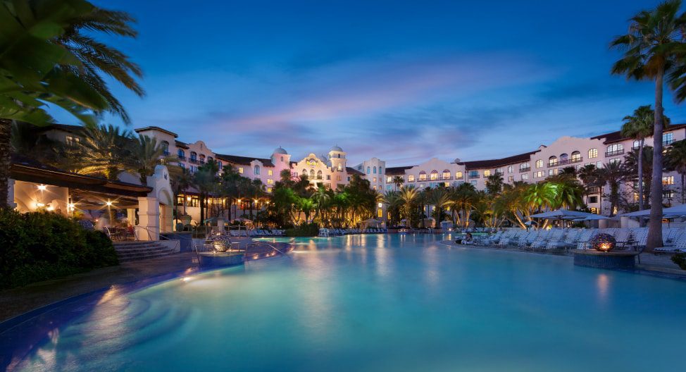 7-reasons-to-stay-onsite-at-universal-orlando-resort-Hard-Rock-Hotel