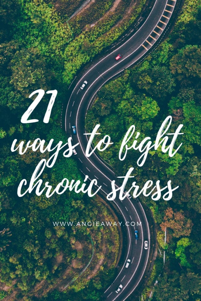 How do you deal with stress at work, at school or in everyday life? I'm sharing 21 tips on how to make a less stressful life.