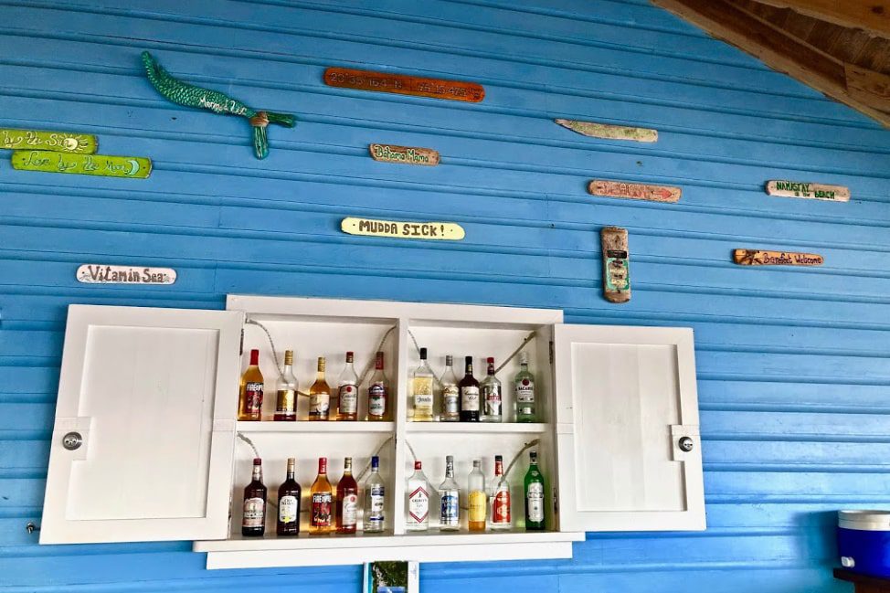 Long Island Bahamas Bar