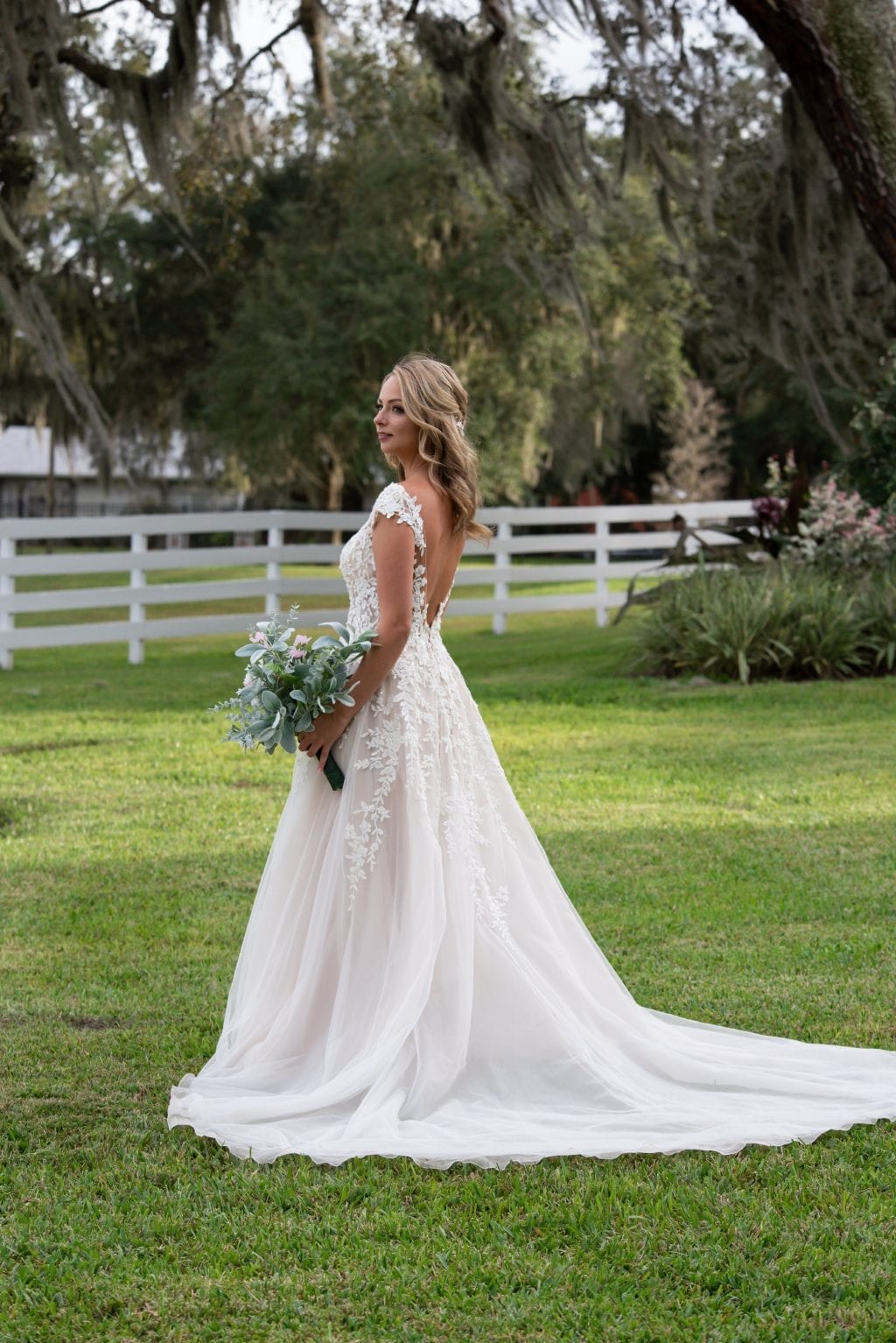 Gorgeous wedding dress for Florida wedding